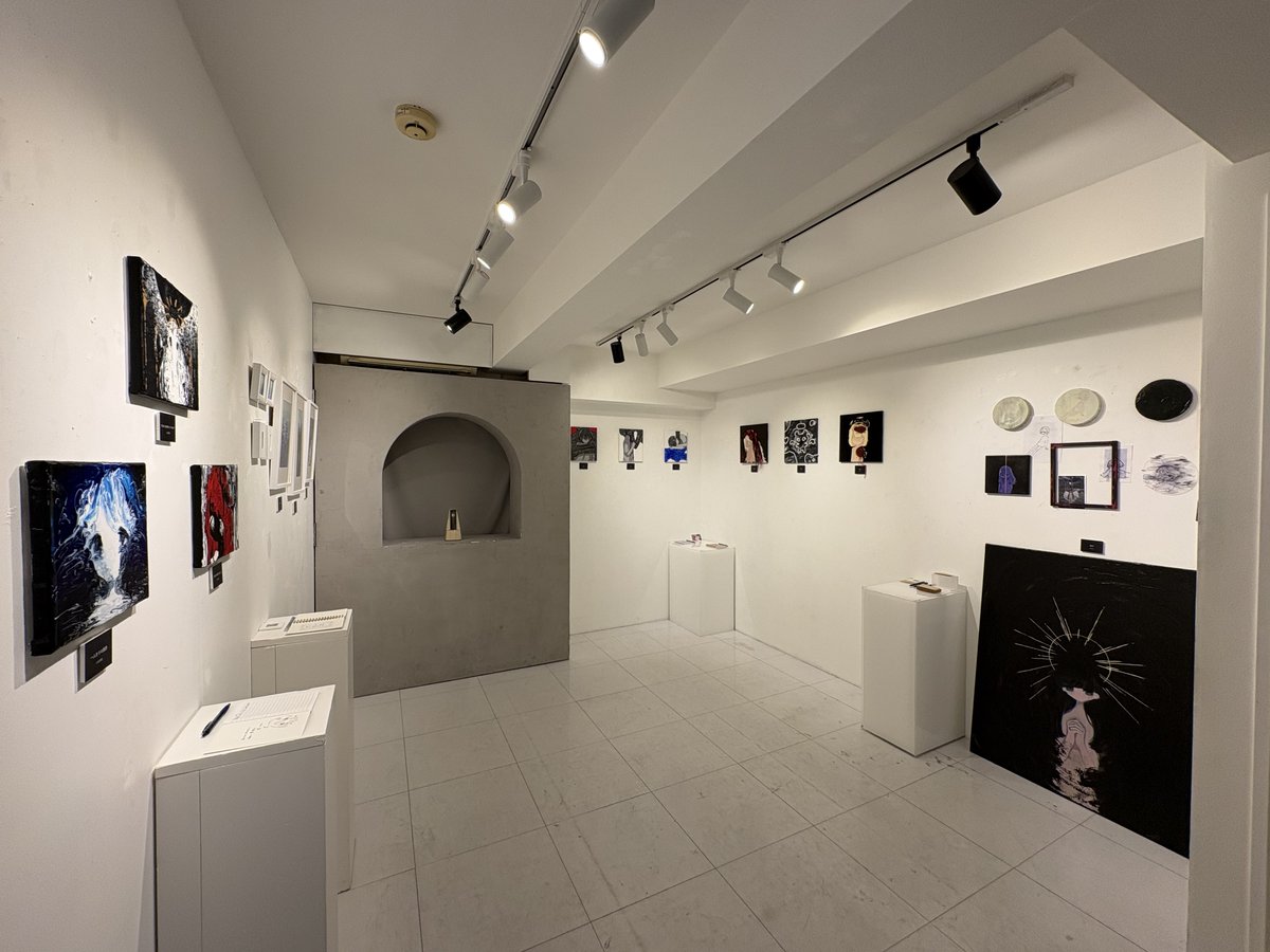 【原画】小田望楓 「受け取ってくれる？」20cm×20cm原画 COA 証明書付 原画】小田望楓 「受け取ってくれる？」20cm×20cm原画 COA 証明書付