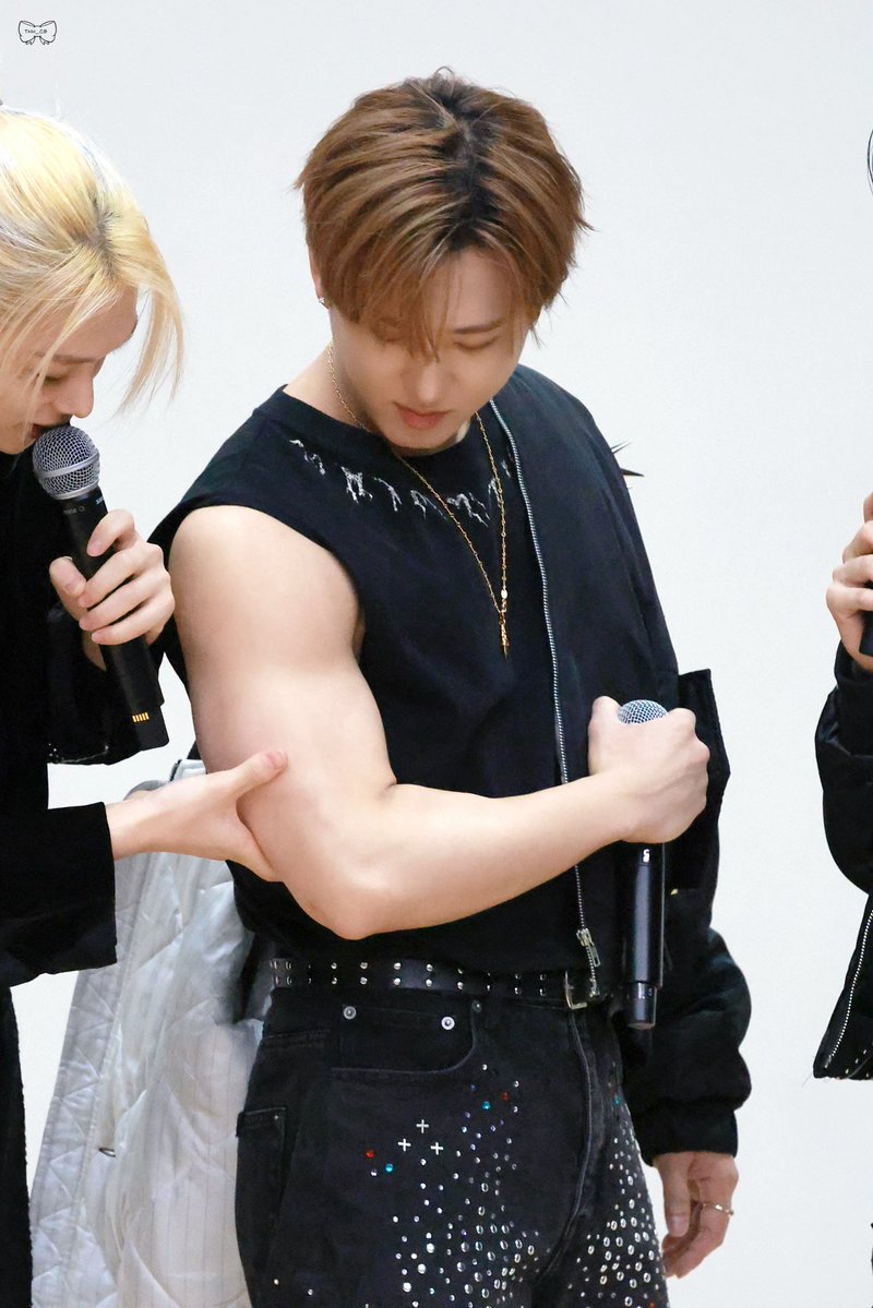 thh_cb's tweet image. 251122
#StrayKids #스트레이키즈 
#창빈 #changbin #チャンビン