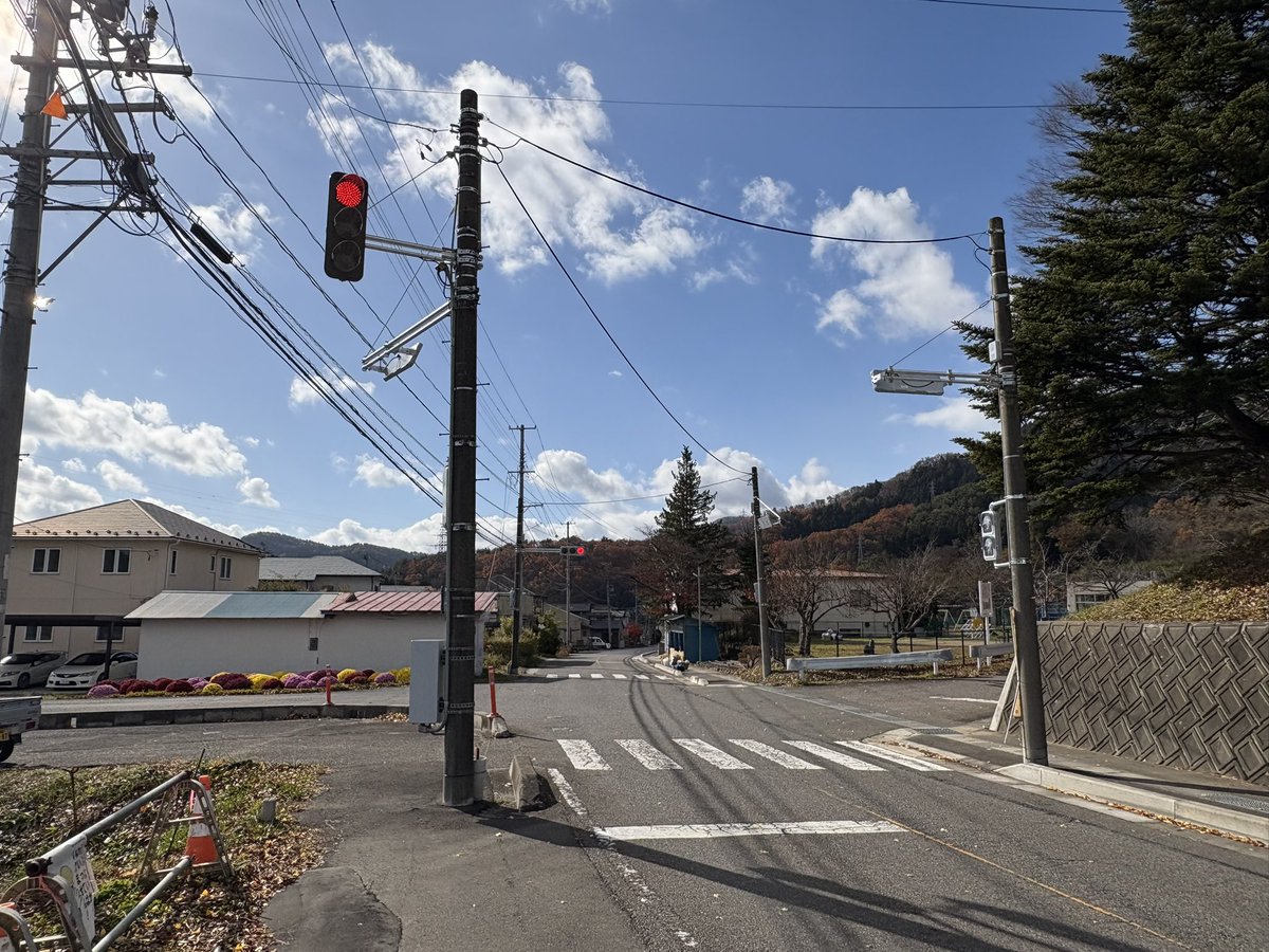 Signal_info1's tweet image. #信号機更新情報
福島県郡山市熱海町熱海6丁目
NS初期丸型＋内庇→コイト低コスト＋NS低コストカプセル
予告灯は廃止されました