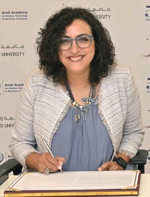 كتب م/ مايكل نزيه
الحقيقة عايز اكتب عن موضوع د. مونيكا حنا وشلتها من اليساريين اللي بيدافعوا عنها والكمايتة او القوميين اللي بيجلدوها بقالهم تقريبا اسبوع على السوشيال ميديا!  
المشكلة اني مش ملاحق من كتر البوستات اللي بشوفها وكمية الصور اللي بشوفهالها على كل بوست! 

انا الحقيقة