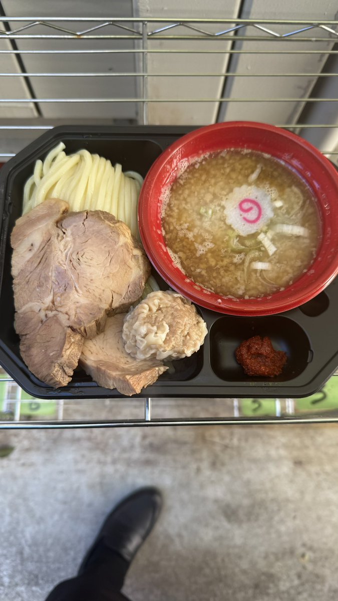 GanjaRamen's tweet photo. ぶっとびつけめん
スタート🤩
頑者ブースから
お届けします！
#自家製麺
#大つけ麺博
#辛い魔法の粉⁉️
#トッピングがマジウマ https://t.co/JMW6aY7Ovu
