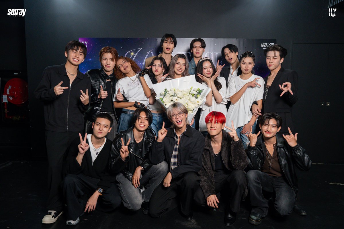 จบไปแล้วกับ #UNIVERSEOFMXFRUIT_TheConcert 💞💫

ภูมิใจในตัว <a href="/mxfruit_ilylab/">MXFRUIT</a> มาก ๆ ค้าบ ดีใจที่ได้เป็นส่วนหนึ่งในจักรวาลของ #MXFRUIT นะครับ พวกเราจะเป็นกำลังใจให้พี่ ๆ ไปตลอดเลย ✨ (2/3)

#UNIVERSEOFMXFRUIT
#BUSbecauseofyouishine 
#DICE_SONRAY
#PEEMTANAT #YUWATANABE 
#SONRAYMUSIC