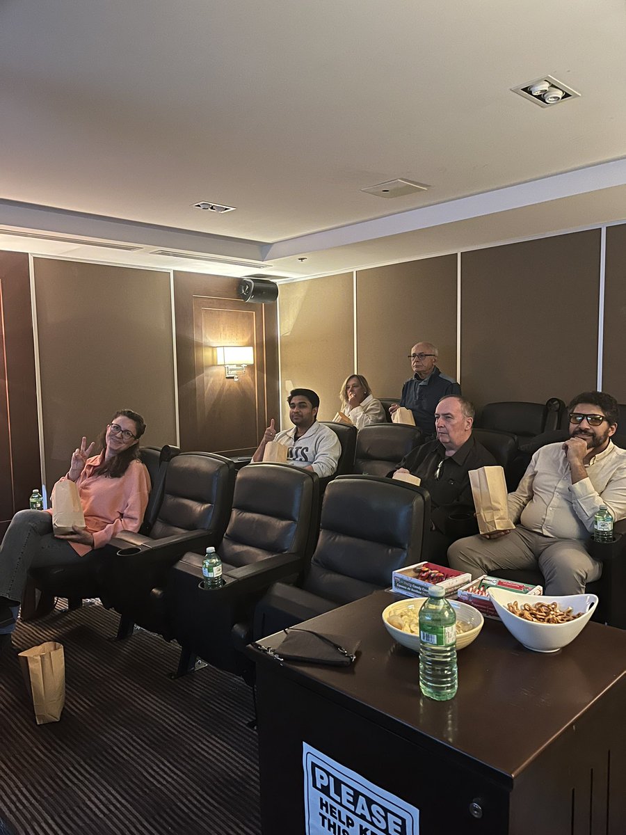 Cate_Chasse's tweet image. Toronto Age of Disclosure party! 

@NewParadigmInst 
@sineadaw 
@ageofdisclosure