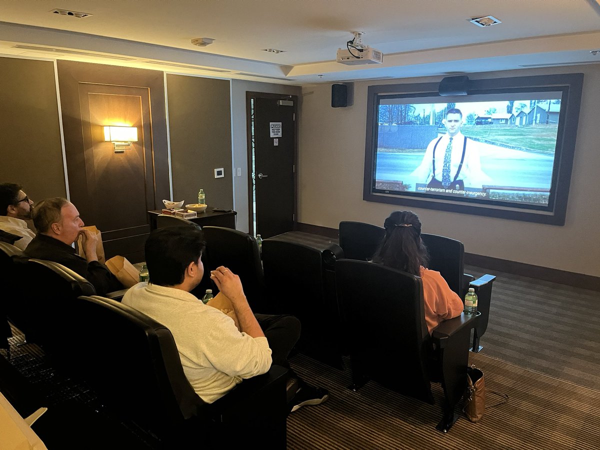 Cate_Chasse's tweet image. Toronto Age of Disclosure party! 

@NewParadigmInst 
@sineadaw 
@ageofdisclosure