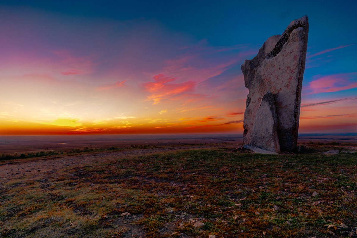 dgeorgecreative's tweet photo. Mornings in the Flint Hills https://t.co/mpOYdFe5hS
