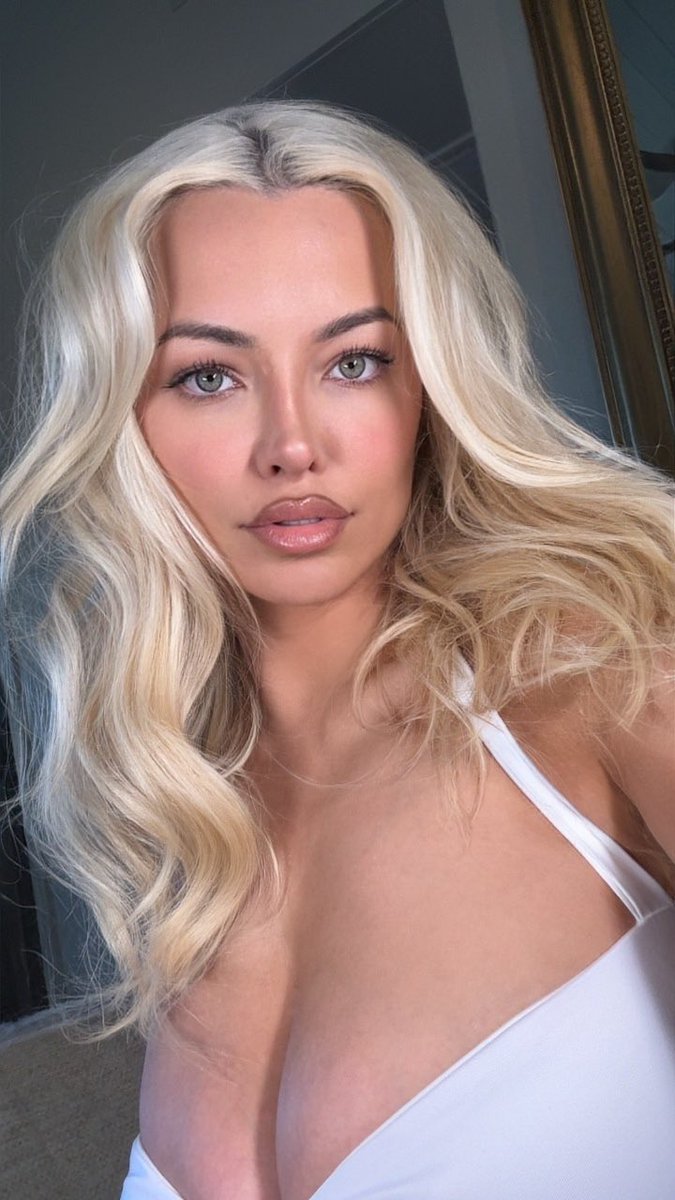 <a href="/LindseyPelas/">Lindsey Pelas</a> Gorgeous ❤️