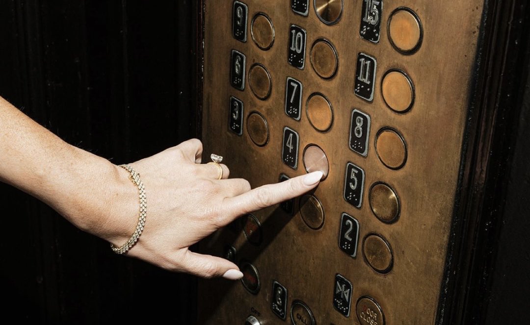 RM11_Official's tweet image. Not every button is yours to press.
But the right one leads exactly where you’re meant to create. 🗝️
At RM11, creators choose the room where their niche comes alive.

#RM11 #MadeForCreators #CreatorTools #CreatorPlatform