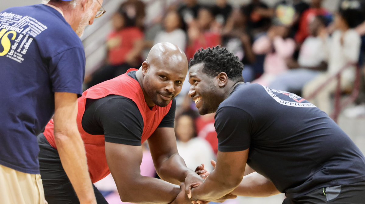 DCSeNews's tweet image. Horn Lake Intermediate, your dedication is impressive; you excel in both work and play. The Turkey Tournament is a testament to community involvement, featuring HLIS 5th graders, school staff, Horn Lake Mayor Jimmy Stokes, and the Sheriff&apos;s Department. #TeamDCS #BeTheStandard