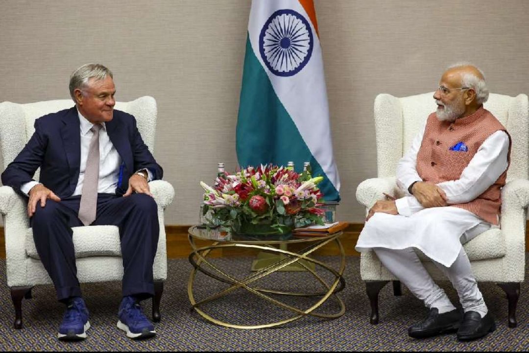 tirishreddy's tweet image. PM Modi makes history at the first G20 Africa Summit in Johannesburg, driving tech investments with Naspers and inspiring Indian-origin entrepreneurs to deepen ties. Amid geopolitical tensions, India strengthens global partnerships and diaspora bonds.

#G20Africa #TechForGrowth