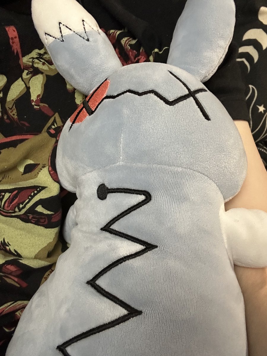 nat24668's tweet image. Trying to starve out a flu, medicine, insomnia all spazzed me out yesterday 🥴 Today, as the song goes, I’ve become so nuuuumb 🎶 Signing off early to rest and kick this darn thing once and for all. With my stress fighter. I keep lavender in the bag inside. #PlushieDreadfuls