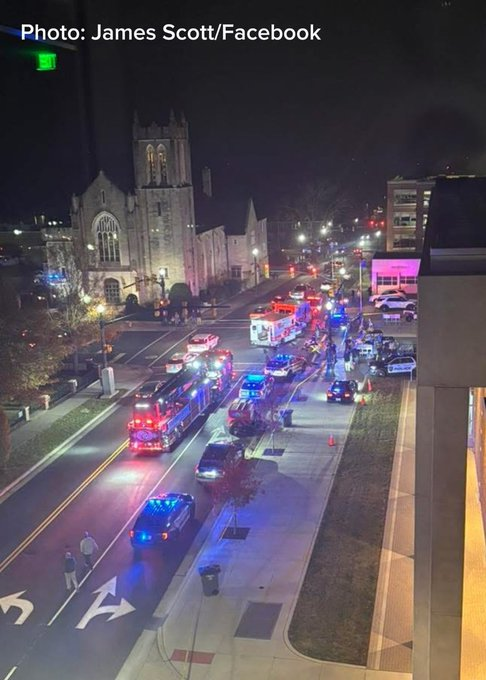 ferozwala's tweet image. #Update: &quot;Mass Shooting Chaos at Concord, #North_Carolina. #Christmas Tree Lighting – Multiple Victims Down&quot;
x.com/ferozwala/stat…
📌Gunfire erupted tonight during #Concord, North Carolina’s annual Christmas tree lighting ceremony in the downtown area
📌Hundreds of families &amp;amp;…