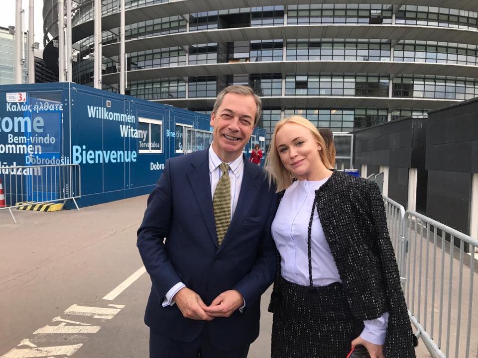 OperaSocialist's tweet image. Nigel Farage is here pictured with Nadia Sass, the wife of Oleg Voloshyn, the Russian spy who paid bribes to the traitor Nathan Gill, the former Reform leader in Wales.

Farage and Reform claim there&apos;s nothing untoward...