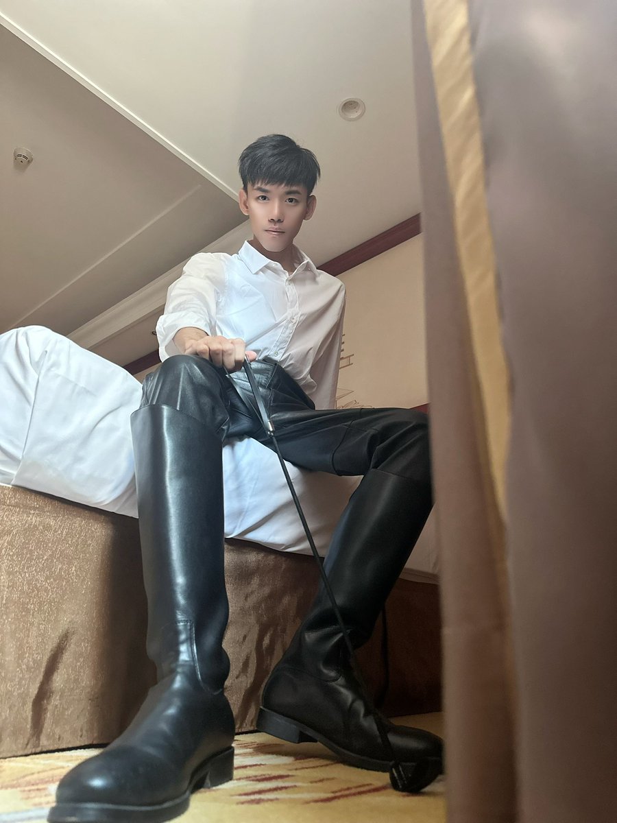 袁仲夏 tweet media