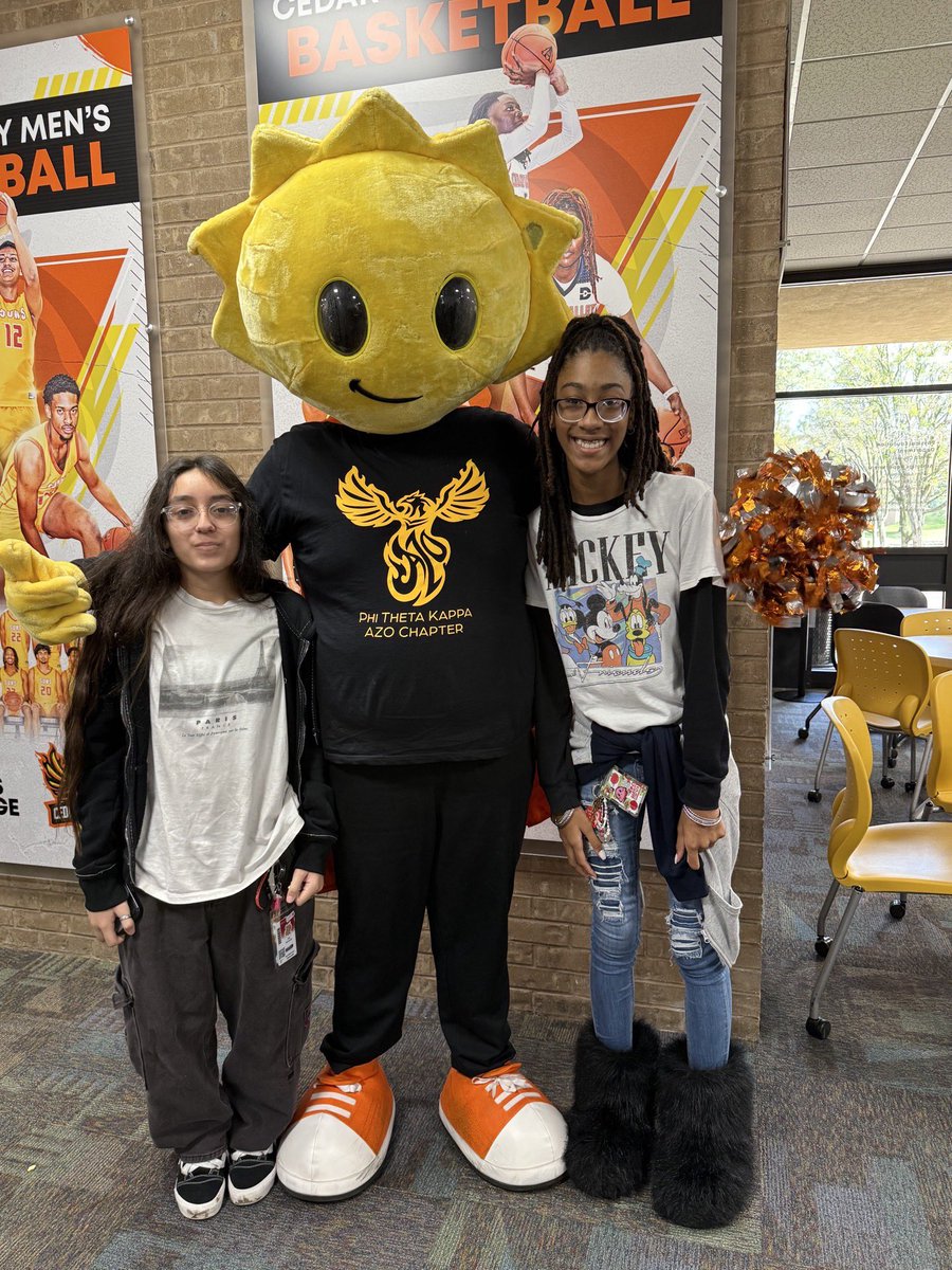 Byrd_Middle's tweet image. 🎓🐾 Our 7th graders visited Cedar Valley Community College today!

A great experience that builds the College part of CCMR—showing Panthers that their future starts now. ❤️💙

#CCMR #CollegeReady #PantherPride #CedarValleyCollege