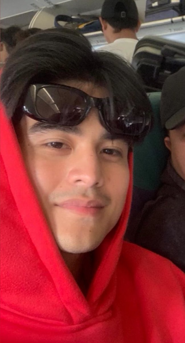 willblushly's tweet image. safe skies!