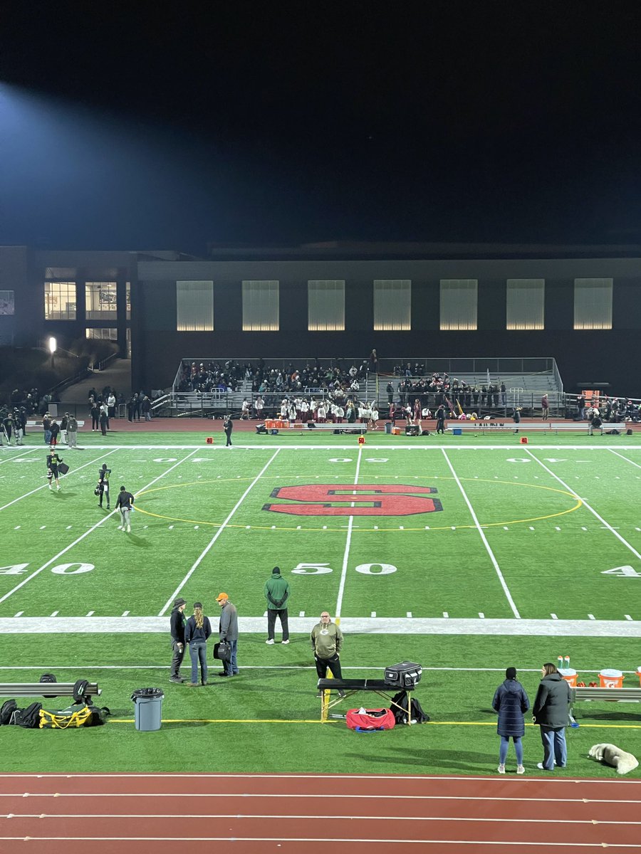 TheRealSLP's tweet image. From Sherwood High School for the state semifinals between #1 ranked West Linn vs. #5 ranked Central Catholic. Kickoff at 7pm on OSAA Radio Network and simulcast on NFHS Network! osaa.org/radio-network/… #opreps