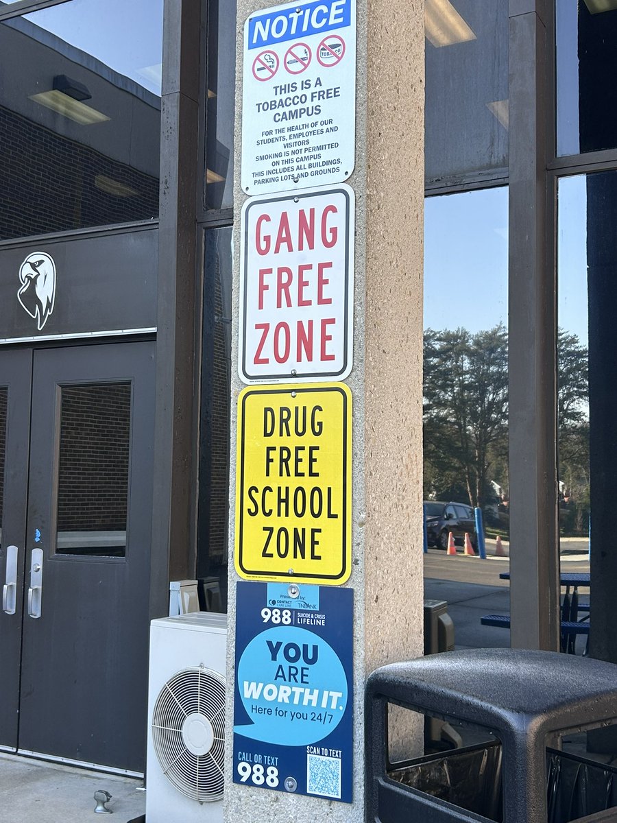 ORSchools's tweet image. If you need to talk, the 988 Lifeline is here! 
#SignsofHope 
@ORHS_Wildcats @JMS_Eagles @RMSortn 
@988Lifeline 
@cityofoakridge