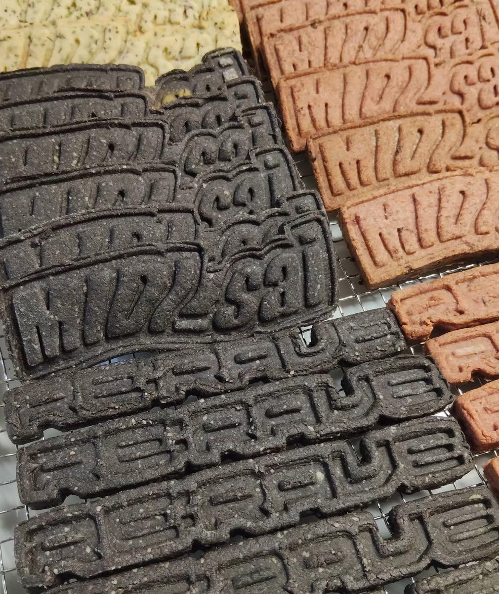 『MIDI_sai 』『RE:RAVE』viscuit🎉🫟💫
berryberryberry／earl gray&amp;cacao nibs matcha&amp;coconut／vanilla&amp;cocoa&amp;quatre-épices