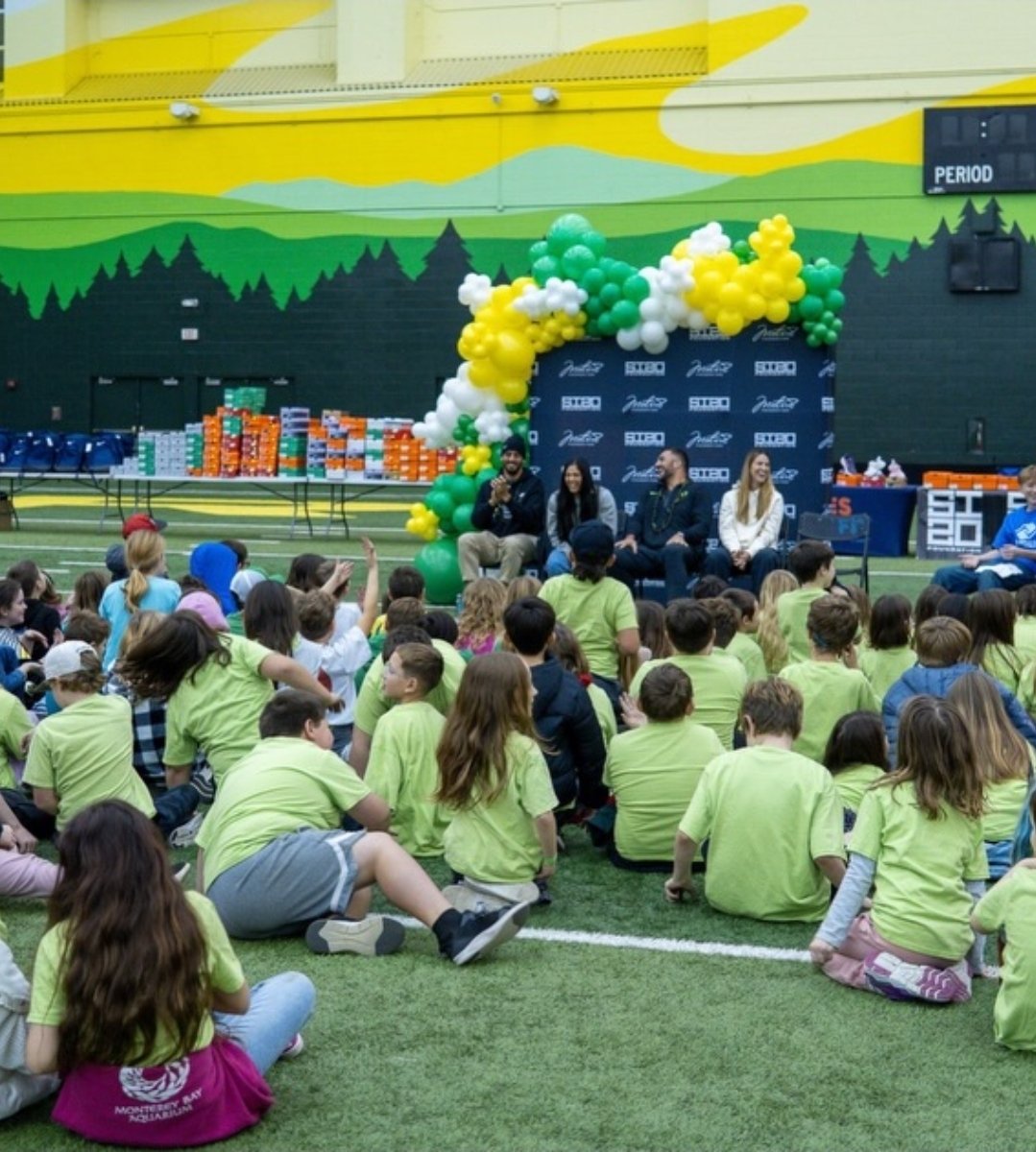 TheSlamDuck's tweet image. Love to see the GOATS come together with their foundations for a great cause! 

@sabrina_i20 @MM8Foundation