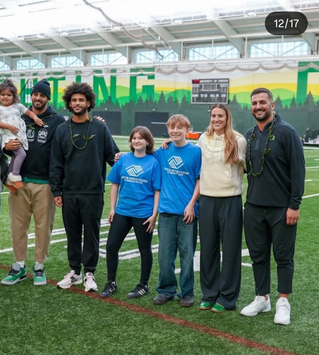 TheSlamDuck's tweet image. Love to see the GOATS come together with their foundations for a great cause! 

@sabrina_i20 @MM8Foundation