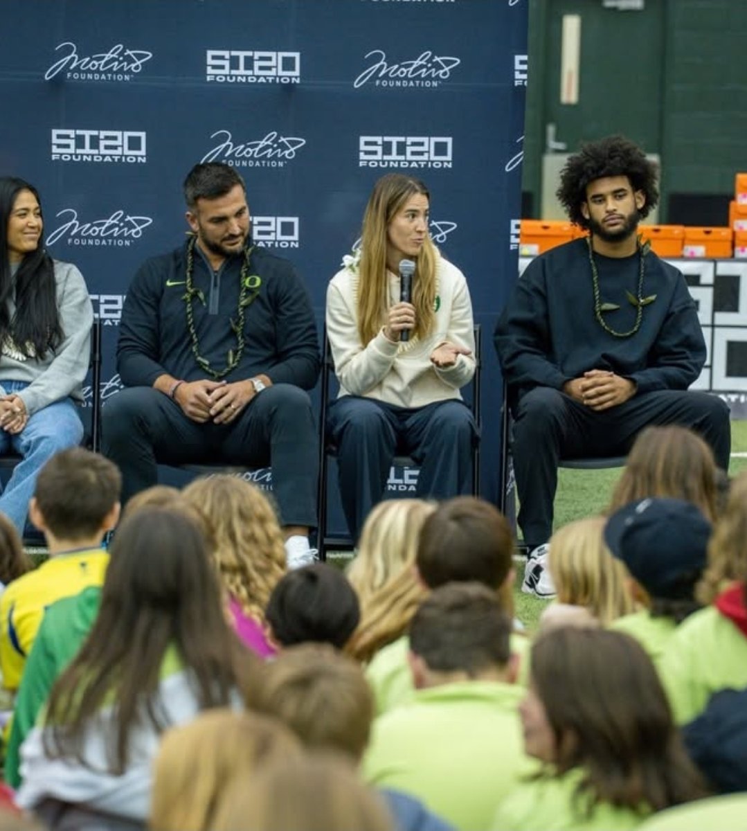 TheSlamDuck's tweet image. Love to see the GOATS come together with their foundations for a great cause! 

@sabrina_i20 @MM8Foundation