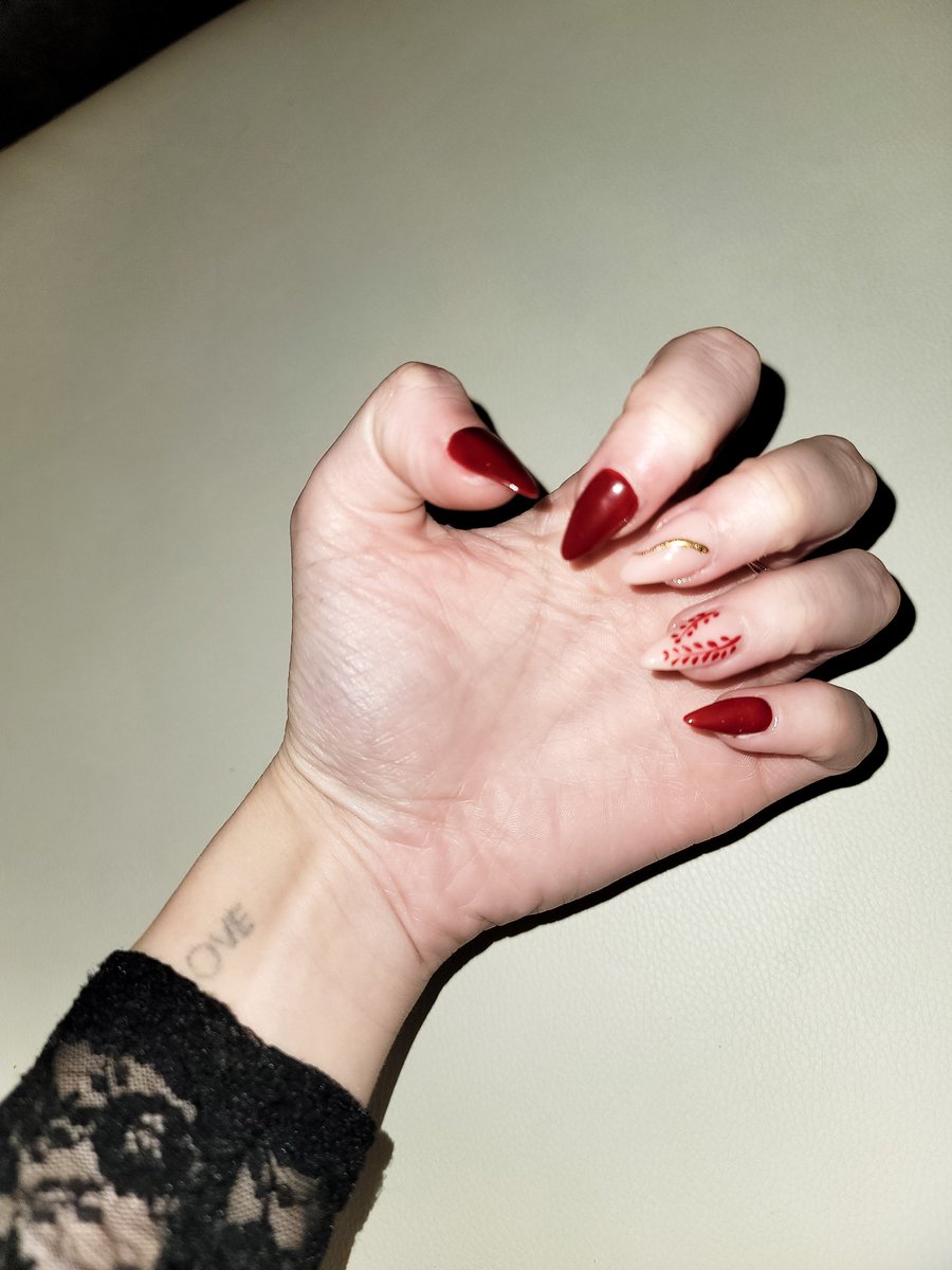namelessred7's tweet photo. Nails did https://t.co/laWqJL9JIr