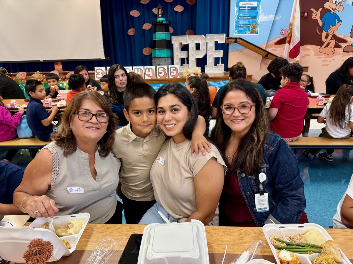 EPEBobcats's tweet photo. What a great time had by all during our Annual Thanksgiving Feast! ⁦@collierschools⁩ https://t.co/gLxvTWNTjT