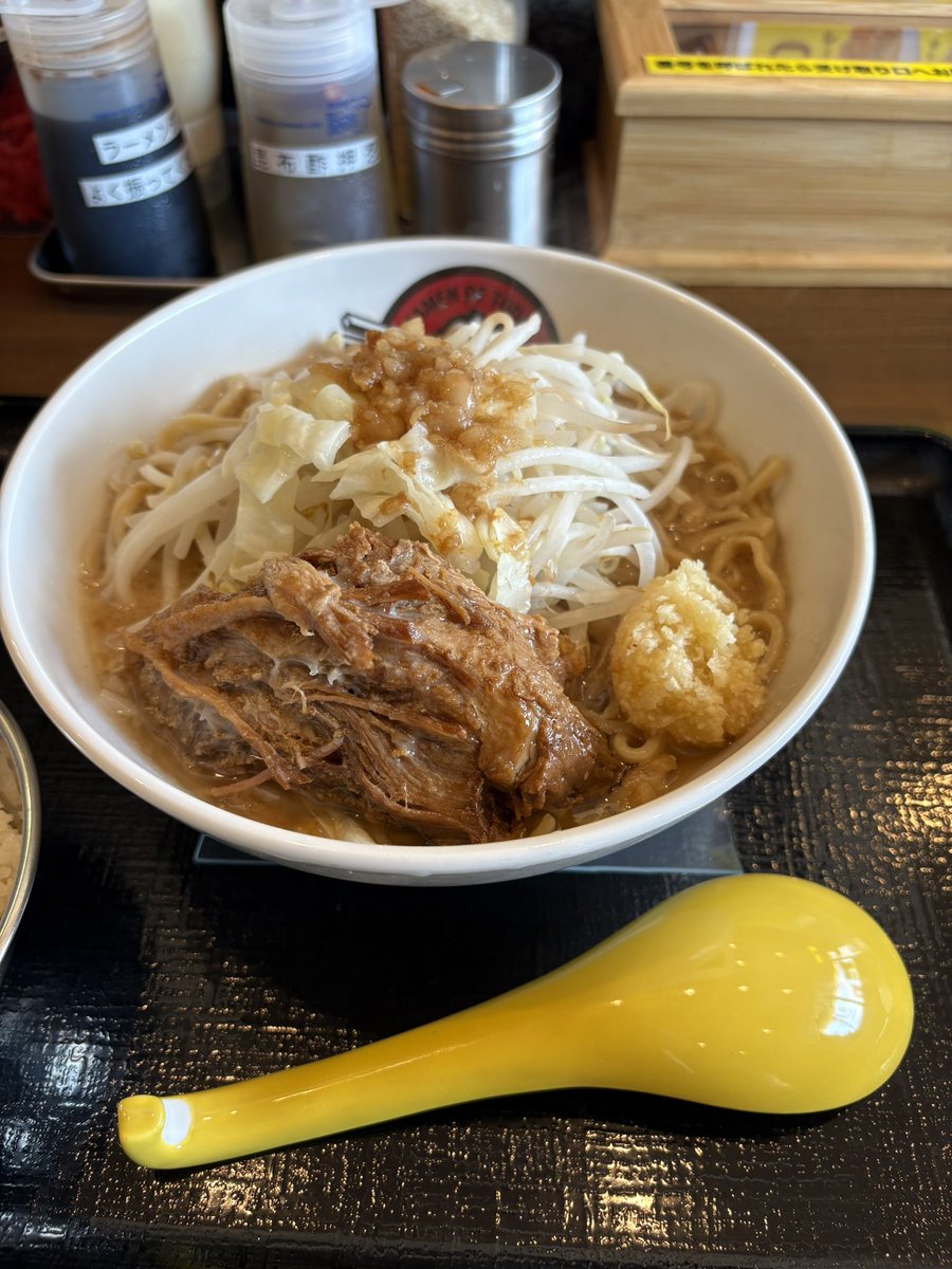 wvxpyQ3TdVnQckI's tweet photo. 山口県で二郎系ラーメン…
オジィにはキツいから全部少なめの小にしたのにまだニンニンがガッツリ入れられてる…😱w
#RAMENOFTODAY https://t.co/zqt0z0DrbJ