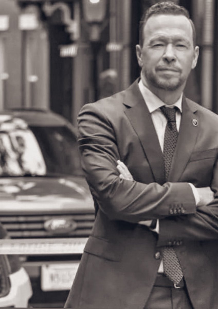 Donnie Wahlberg tweet media