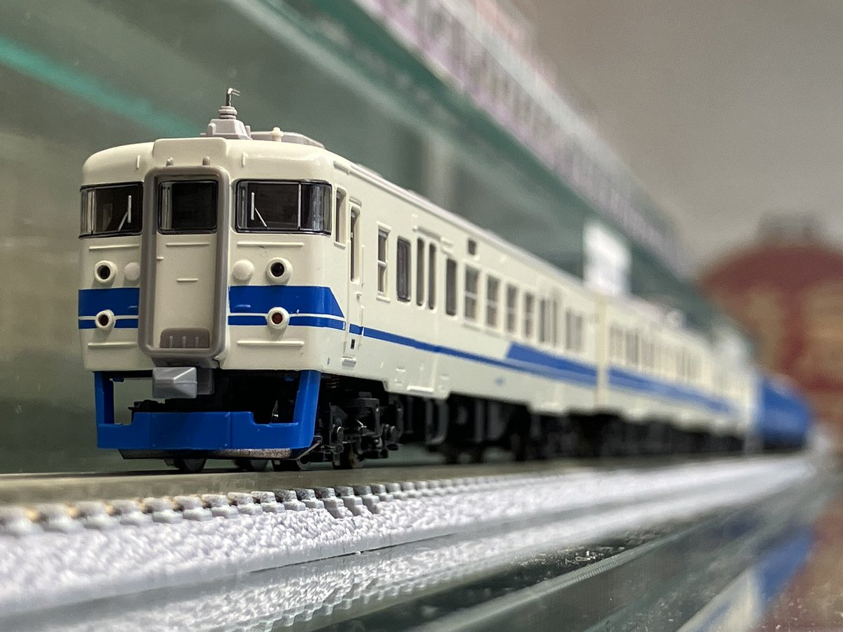 MSK_models's tweet image. モデルショップ マルーン、本日も19:30まで営業しております！

ショーケースひな壇ではあいの風とやま鉄道413系2種を展示中！
また、製品にはAM02編成引退ラストランツアー運行時に掲出されたヘッドマークとサボがシールに収録されています。