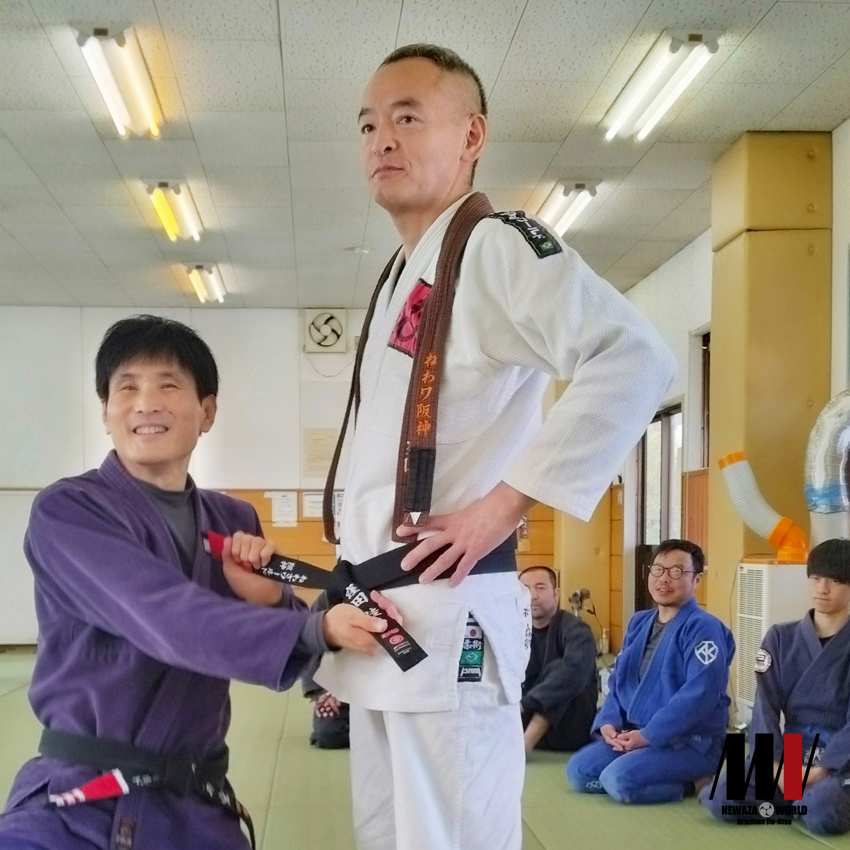 NewazaWorld's tweet photo. 2025/11/8(土)大賀幹夫出張セミナー@ねわざワールド阪神
#柔術上達論 #大賀幹夫 #MikioOga #ねわざワールド
#newazaworld #大賀道場 #jiujitsu #柔術 #ブラジリアン柔術 #bjj #brazillianjiujitsu #mma #nogi #grappling #グラップリング #格闘技 #総合格闘技 https://t.co/JLAnMKydjN