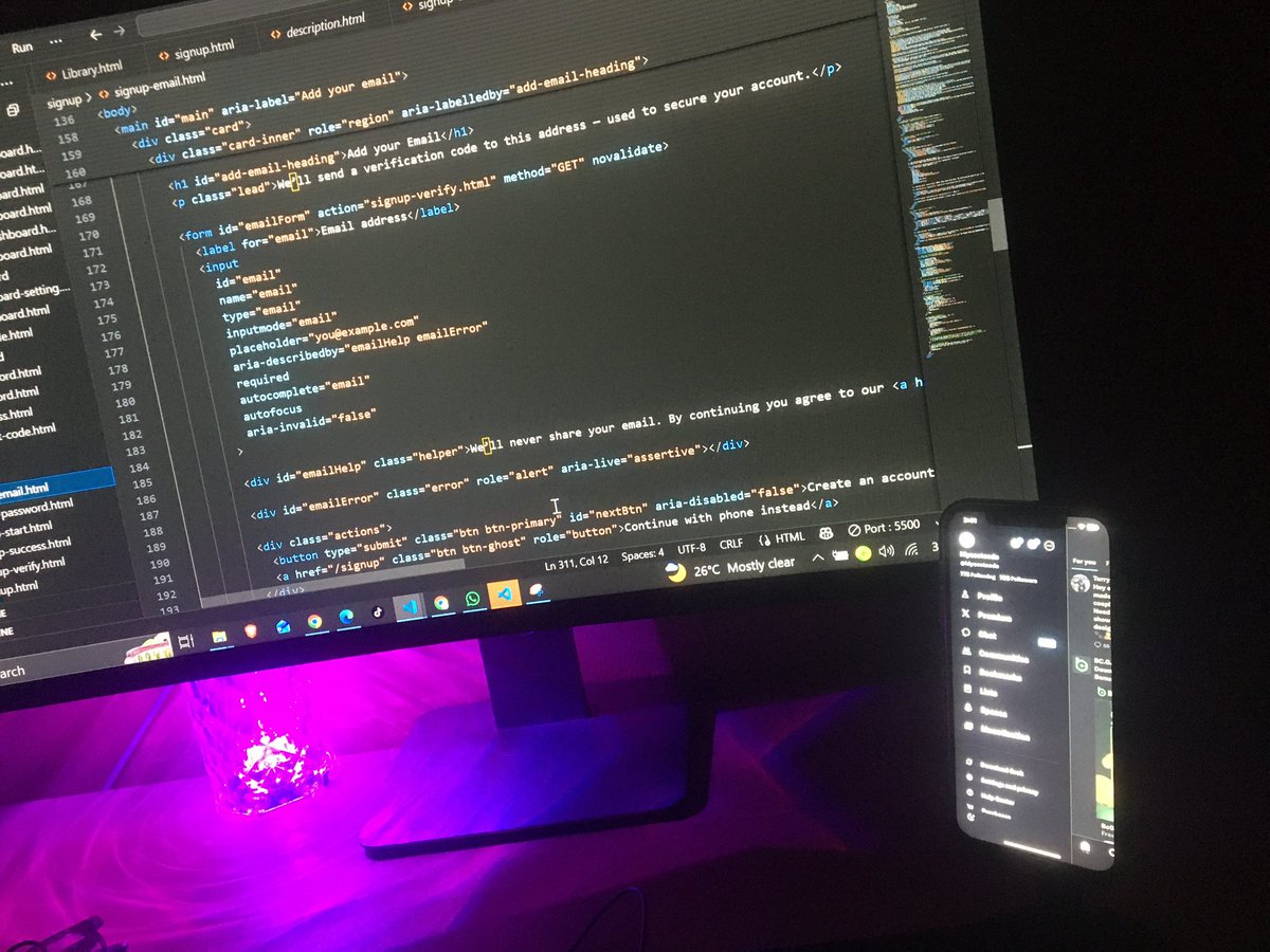 kiyosetcode's tweet image. Update on the kids’ books website:
It’s 3:47 AM and I’m awake, rounding up the login and signup pages and while I’m rounding them up, I’m also working on the server logic to make everything function smoothly. Progress is solid; I might be up all night fixing bugs. 🚀👨‍💻📚