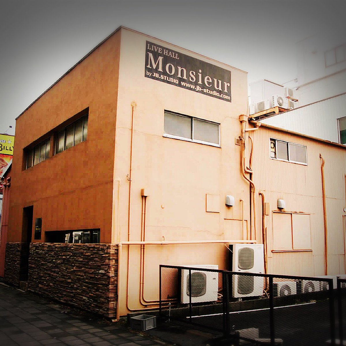 KoolOperators's tweet image. 本日！名古屋Monsieur
アン直放電炸裂⚡️
theRUMCOKEs企画
BAT ATTACKたぶんⅢ
楽しく遊びましょう
Wait Up！

チケット🎫予約/お問合せは
DM.リプライ等より受け付けております

[Monsieur info]
jb-studio.com/hall/
名古屋市南区千竈通4-21
駐車場40台完備
最寄駅 JR東海道本線 笠寺駅(徒歩10分)