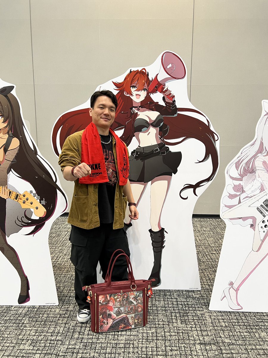 Bozu_ff's tweet image. これはたまらんの〜🥰🥰🥰🥰🥰
マジでかっこいいっすレッドフードさん

指揮官と交流してグッズも購入して、まだ始まってないけどすでに楽しい✨