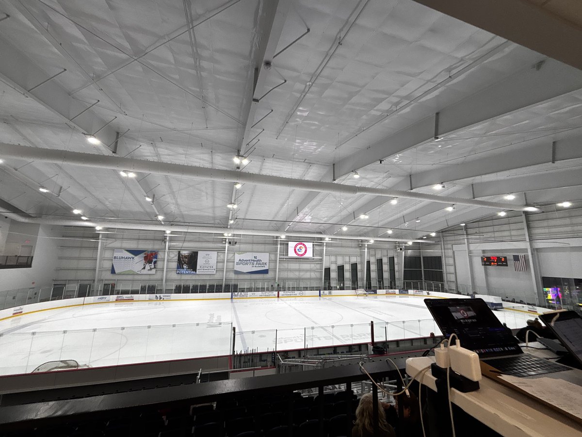 Filling in on play-by-play duties tonight for Jayhawk Club Hockey vs. the Drury Panthers . 

We’re tied 2-2 after one period of play, so come join <a href="/mokisthere/">jack</a> and I for the final two periods of action! 

youtube.com/live/ORvsBJiIl…