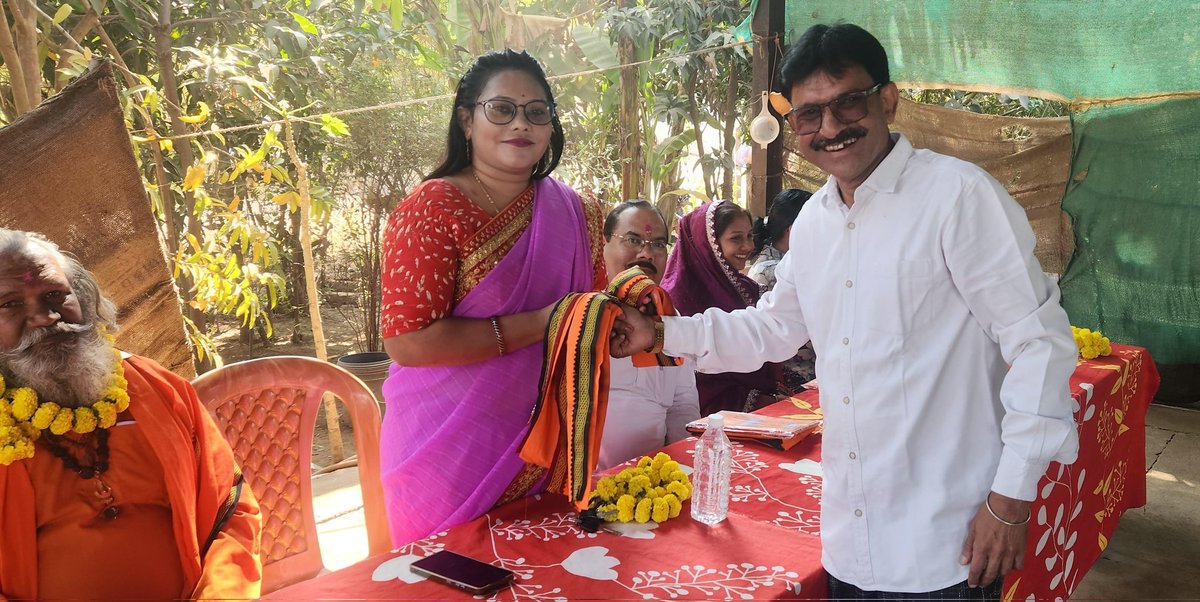 gaytrisahubjp's tweet photo. "सशक्त किसान, समृद्ध प्रदेश"
आज से प्रदेश में धान खरीदी की शुरुआत हो रही है। यह धान खरीदी किसानों की मेहनत और सरकार पर उनके ₹3100@BJP4CGState
@narendramo
@NitinNabin
#pawankumarsai
#BLSantosh
#VishnuDev
#ShaliniRajput
@tokhansahu_bjp
@ArunSao3
#bilaspur https://t.co/8z9LMV3VJb