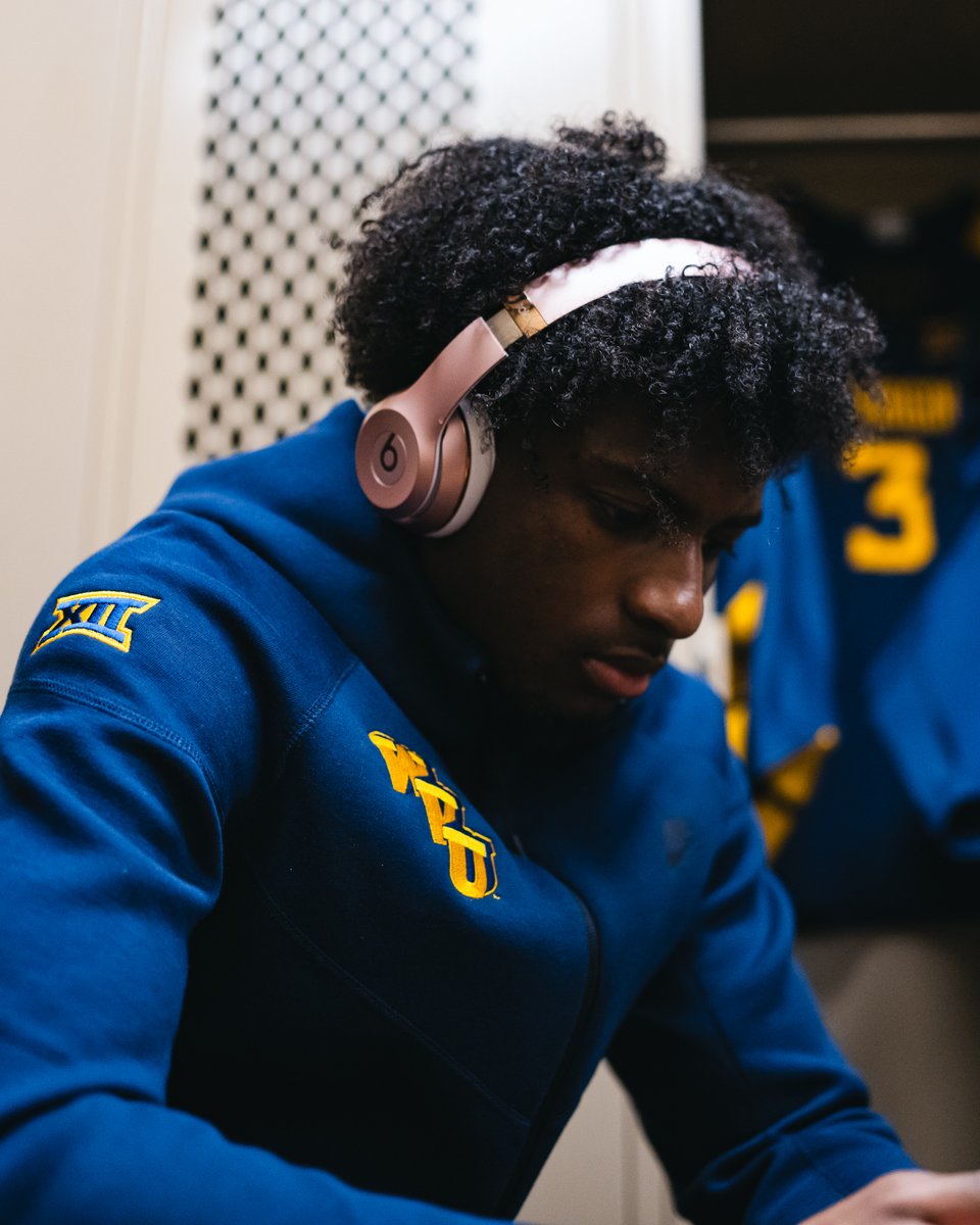 WVUhoops's tweet image. Let&apos;s hoop 🏀