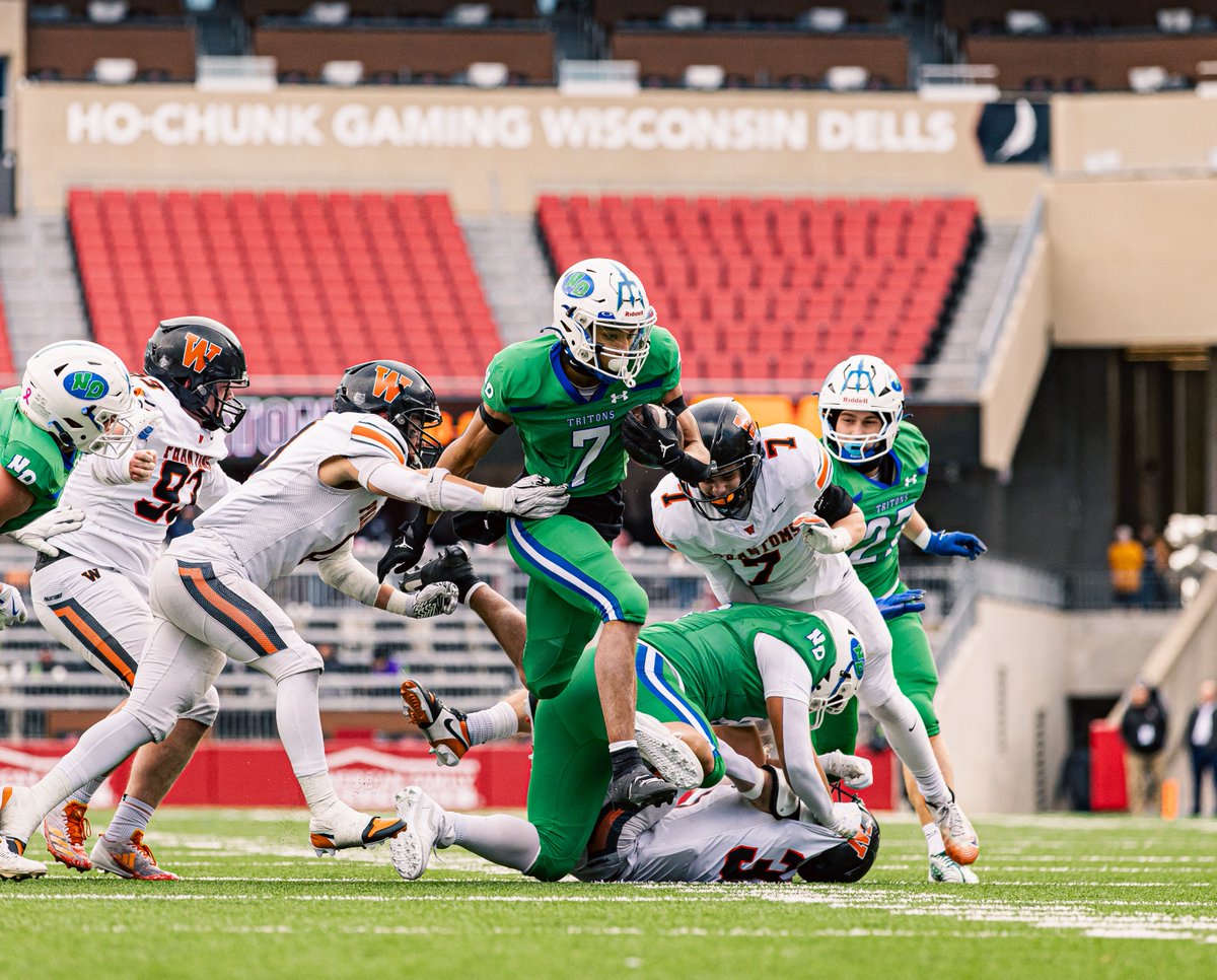 wiaawistate's tweet image. 🚨 STATE RECORD 🚨 

Notre Dame's Kingston Allen shatters the D2 State Record for Most Carries in a Championship Game with an impressive 43 carries in their matchup against West De Pere. 🔥🏈 #wiaafb #StateRecord