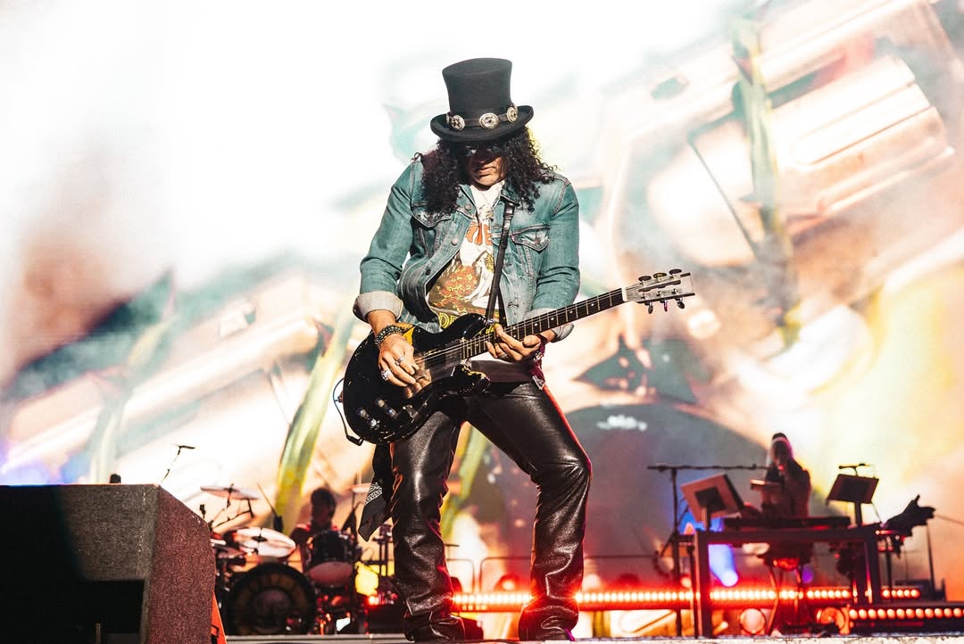 #Slash performing at Parque Estadio Nacional, Santiago, Chile on October 14, 2025.
Photo by Guilherme Neto 

#gnr #GunsNRoses