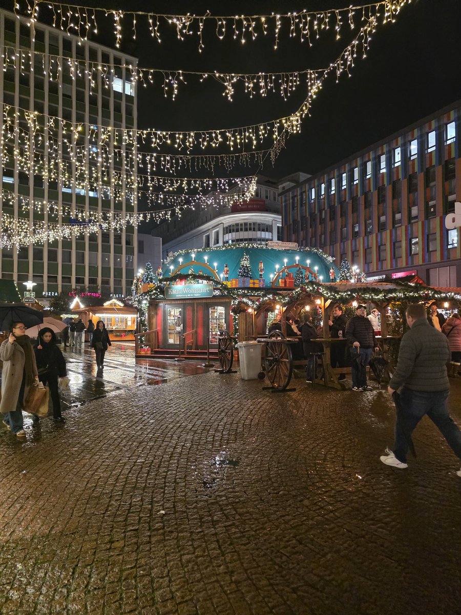 StarismaStudio's tweet image. GN guysss

#gn #Germany #Essen #NFTs #Christmas