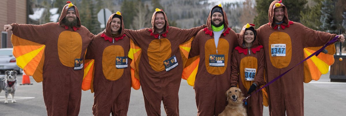 SummitLibraries's tweet image. Wild turkeys in the high country! 🤣