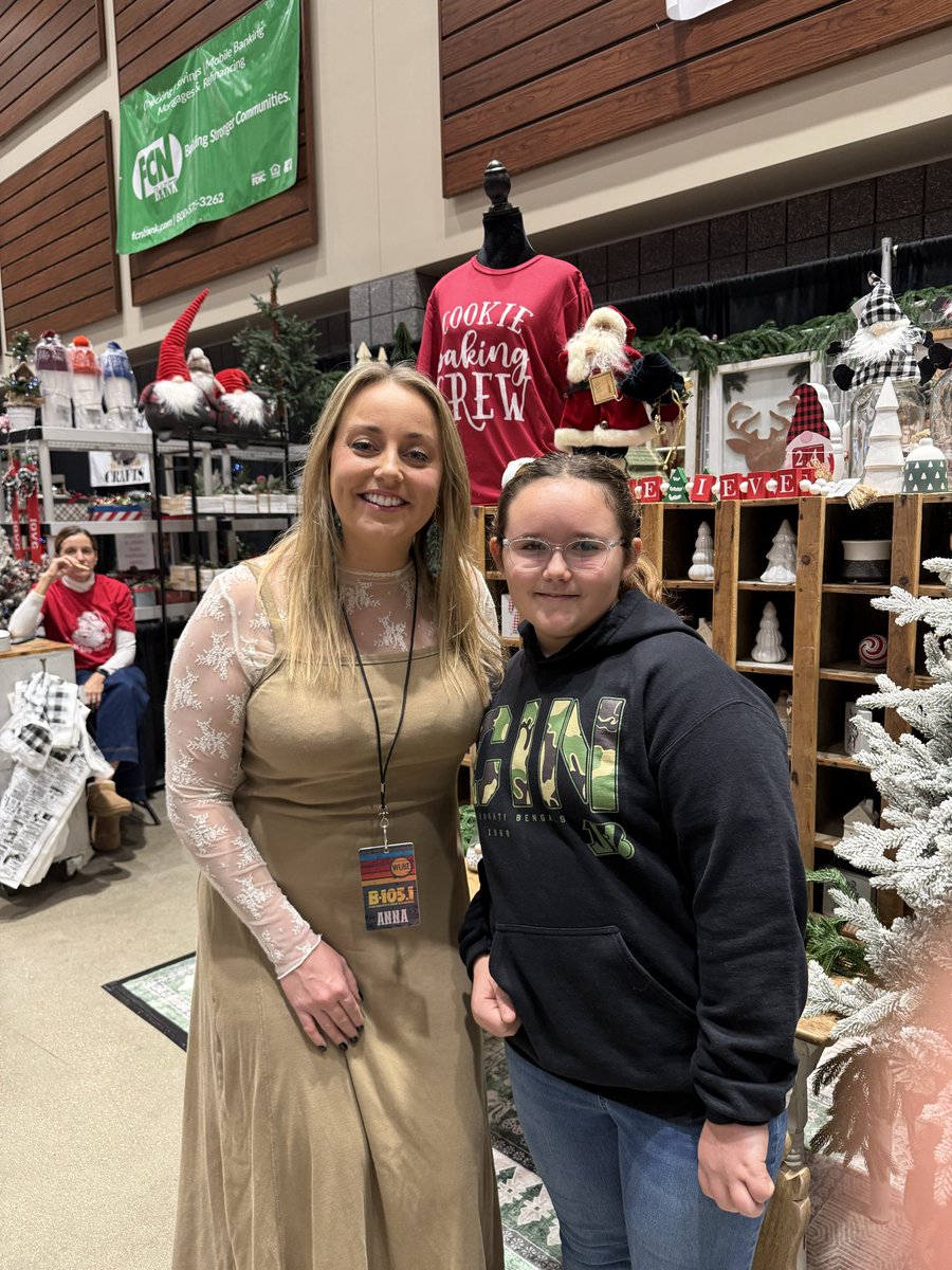 Let’s go shopping at the Holiday Expo! #ad Hey it’s Anna and I’ll be here until 6pm at the Lawrenceburg Event Center! There are local vendors with gifts, clothing, food, drinks, wine tasting, and live entertainment! It’s going on all weekend!🎄<a href="/AnnaMarie_Media/">Anna Marie</a>