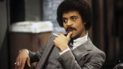 wallacerhymes's tweet photo. @Super70sSports Reminds me of this elegant NYC detective https://t.co/p0qBdMfElQ