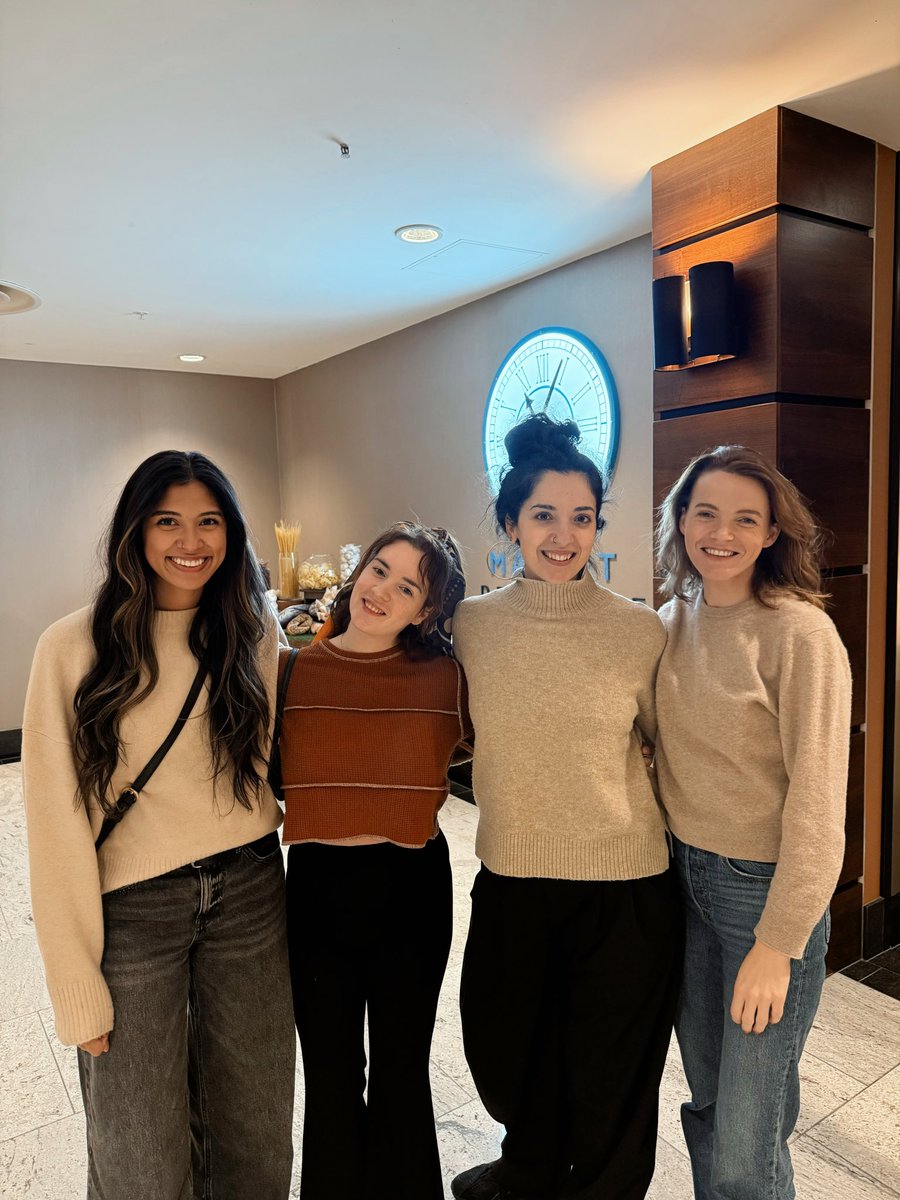 SydneyyNelsonn's tweet image. 40+ hours a week with a team you’re not friends with? Could never be me.