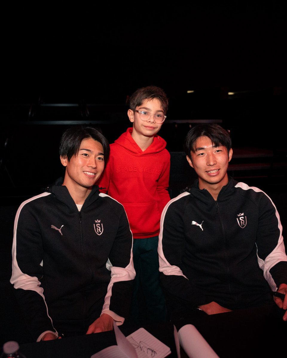 𝐊𝐚𝐛𝐚𝐫𝐞𝐭での、私たちのサポーター𝐵𝑜𝑜𝑢𝑠 𝑅𝑜𝑦𝑎𝑙 🔴⚪️にとって忘れられない夜

昨夜、500人のサポーターがレモワーズの選手たちとともに特別なひとときを過ごしました🤝

レッド＆ホワイトの情熱と明るい雰囲気に包まれた素晴らしいイベントでした✨

#中村敬斗  #サッカー日本代表