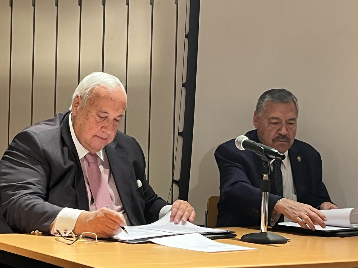 BrunoBFigueroa's tweet image. Fui testigo de honor en la renovación del Acuerdo Específico de Cooperación entre la @uanl y la Casa de América Latina de Lisboa. Se fortalecerán los lazos culturales y académicos entre 🇲🇽México y 🇵🇹Portugal, la difusión del arte y abre nuevas oportunidades de colaboración.