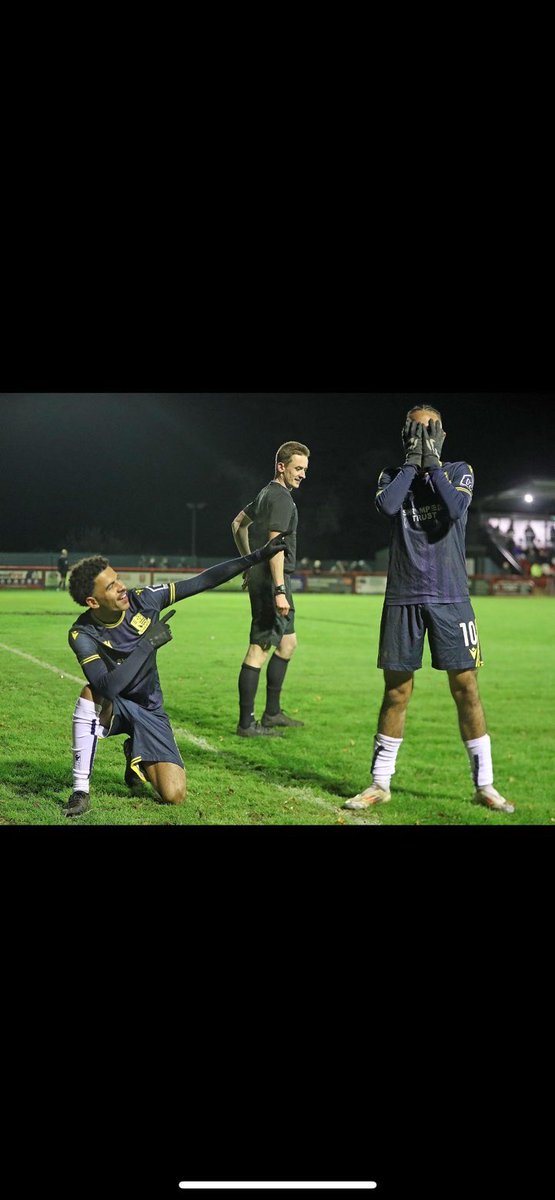 Nights like this 😍
<a href="/BasUtdFC/">Basildon United Football Club 🐝</a> <a href="/SUFCYouth/">SUFC Academy</a>
