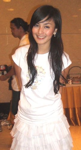 personalstuffs's tweet image. ย้อนดูภาพสมัย นานา ไรบีนา ก่อนเข้าแก๊งนางฟ้า สมัยเป็นเนตไอดอล นักแข่งรถ พิธีกรรายการทีวี ดีเจ