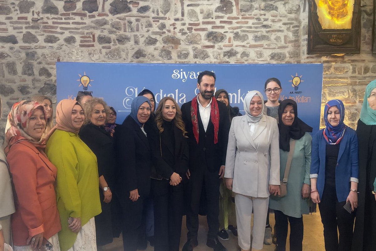 k_nkollar's tweet photo. AK Parti Manisa İl Kadın Kolları Danışma Meclisi
 toplantısına katılım sağlayarak çalışmalarımızı değerlendirdik. Birlik ve beraberlik içinde çalışmaya..
Durmak Yok, Yola D E V A M . . . https://t.co/ssfJ9ZtoKv