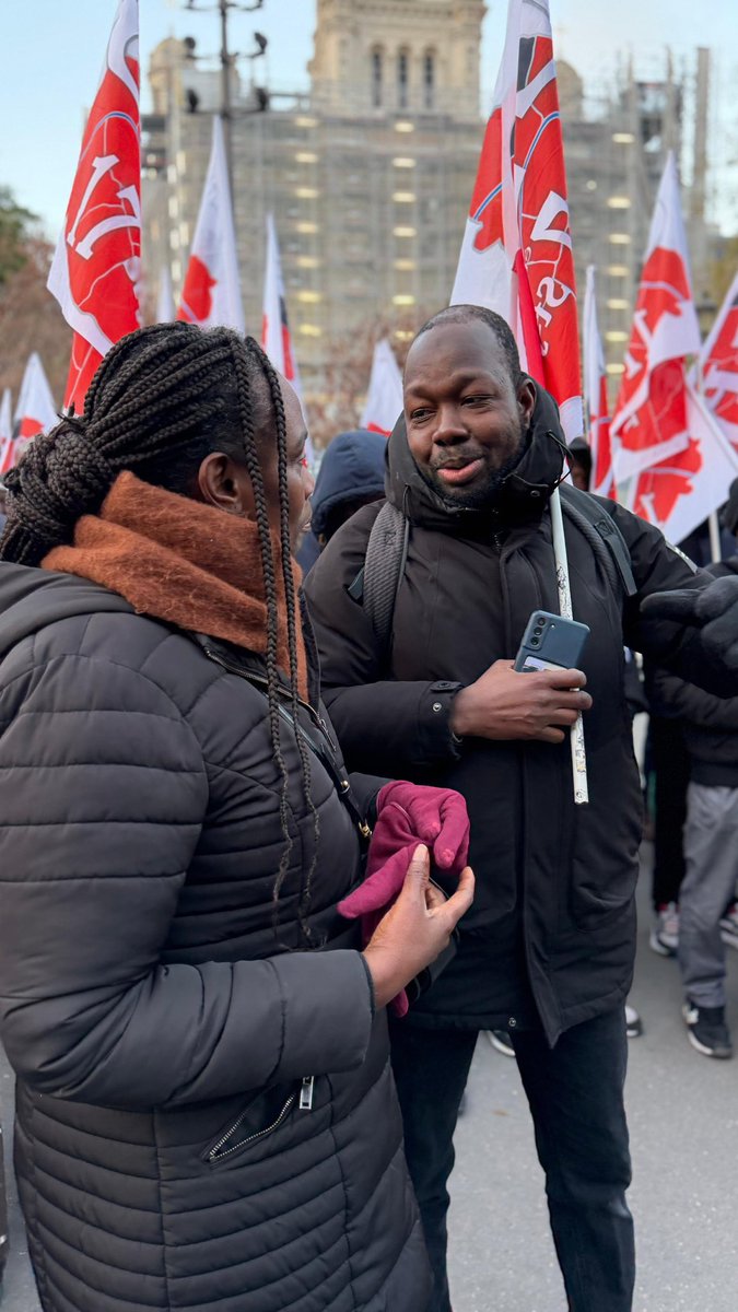 divassociation's tweet photo. ✊🏾✊🏾✊🏾 Avec le collectif des sans-papiers, on reste mobilisés !
Le 18 décembre, on arrête tout : pas de travail, toutes et tous dans la rue.
Parce que l’union fait la force. https://t.co/EaOPgvILrC